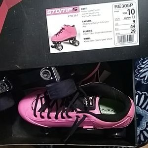 Derby skates